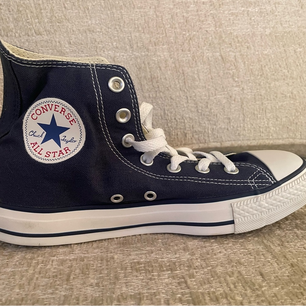 Converse Chuck Taylor All Star Hi Top Navy, size 6 men/8 women